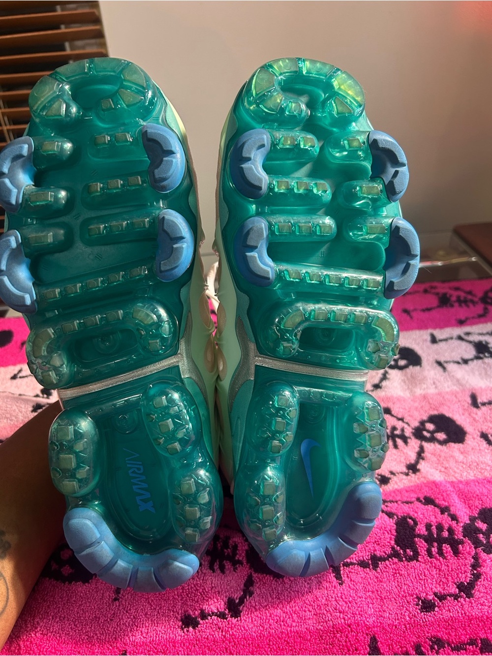 Nike Women's Vapor Max Cream Sneakers with Teal Midsole and Yellow Heel Tabs - Picture 3 of 5